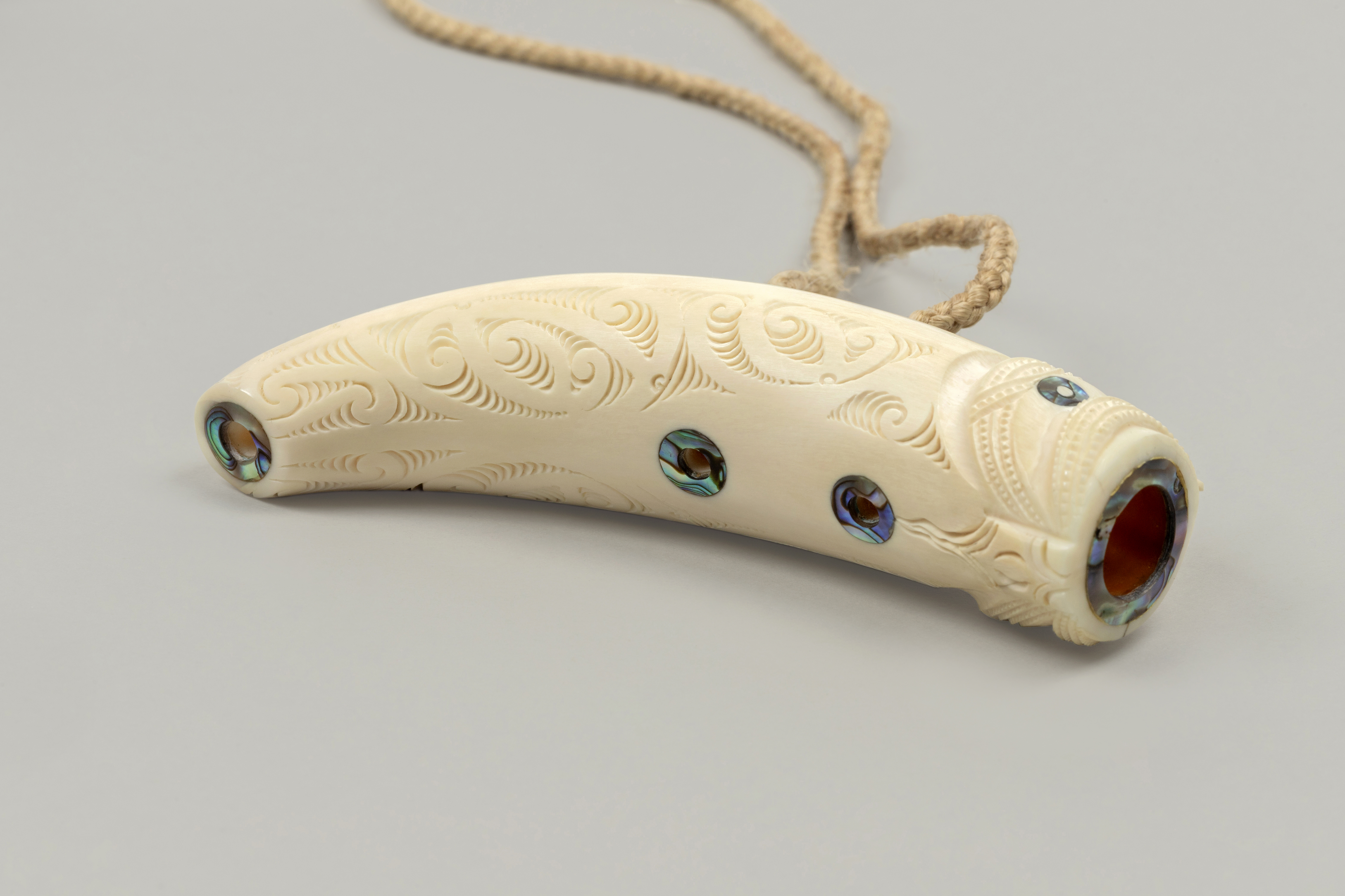 Rangi Kipa bone carving